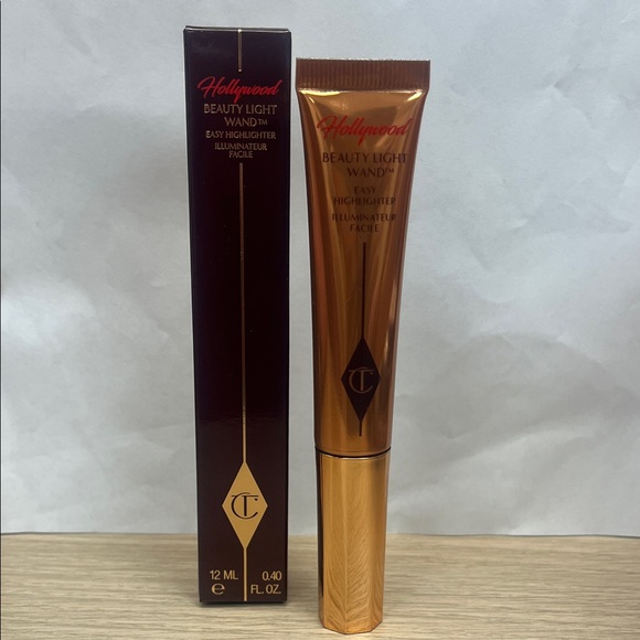Charlotte Tilbury Other - Charlotte Tilbury Hollywood Beauty Light Wand in Spotlight